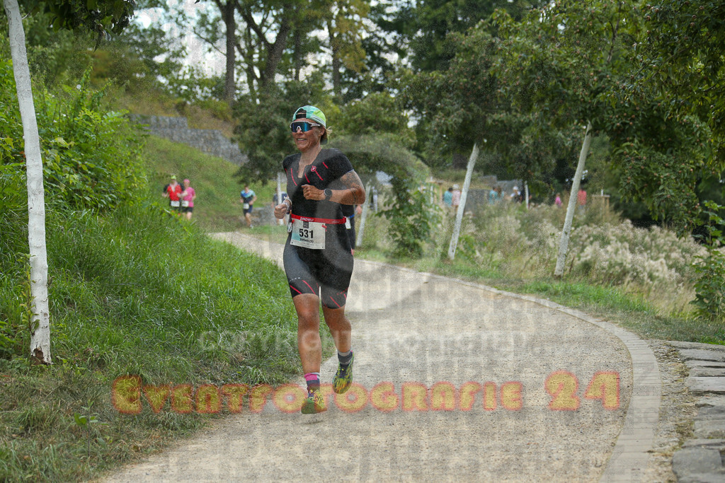 250824_1406_EX1_4945 | Sportfotografie im Rhein-Sieg Kreis, Köln, Bonn, NRW, Rheinland Pfalz, Hessen, etc. Unser Tätigkeitsfeld umfasst den Laufsport vom Volkslauf über den Marathon, Duathlon, Triathon bis zum Ultralauf wie Kölnpfad Ultra oder Schindertrail.