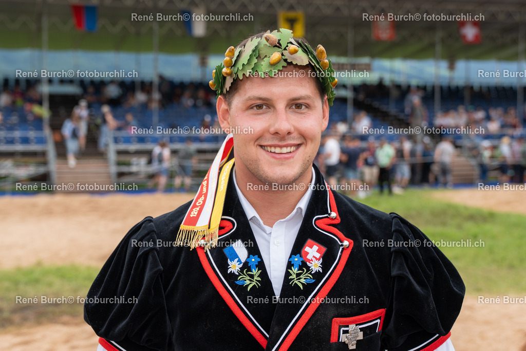 Scherrer Fabian | René Burch leidenschaftlicher Fotograf aus Kerns in Obwalden.  Hier finden sie Sport, Landschaft und Natur Fotografie.
 - Realisiert mit Pictrs.com