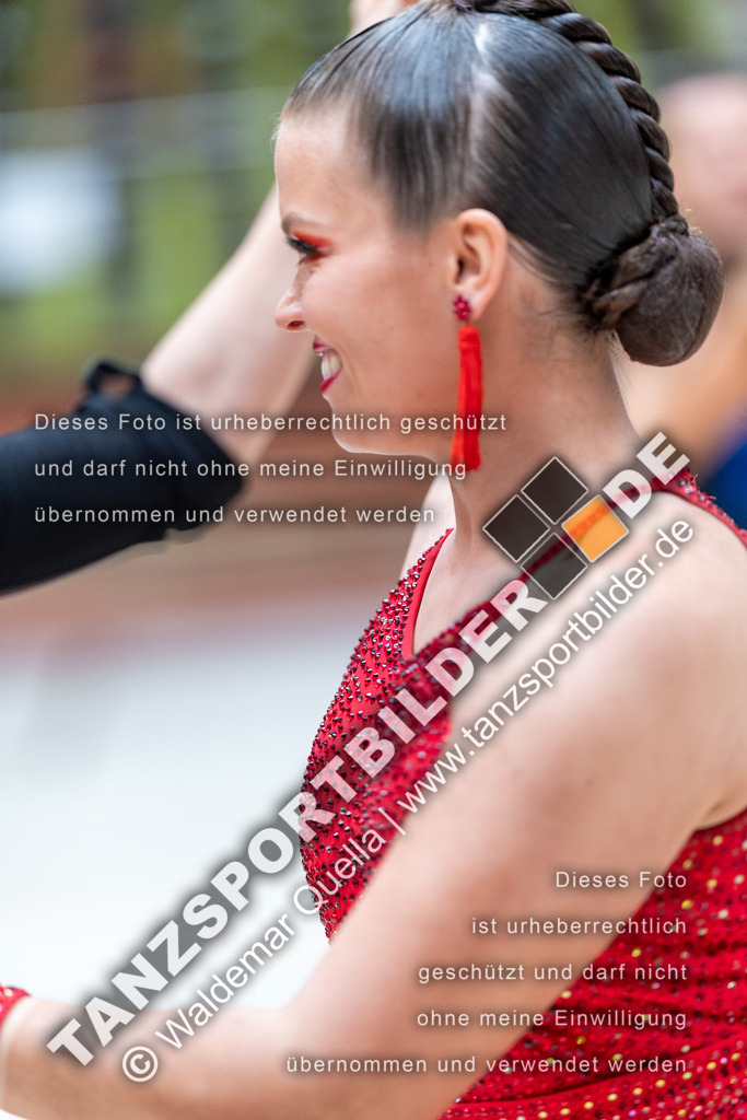 20240810-01421 | Hier finden Sie Tanz Bilder vom Latein und Standard Formationen tanzen. Sportbilder vom Tanzsport. Schöne Fotos und von Weltmeisterschaft, Europameisterschaft, Bundesliga, Regionalliga, Oberliga und Landesliga sowie von GOC Stuttgart, DanceComp, WM Bremen