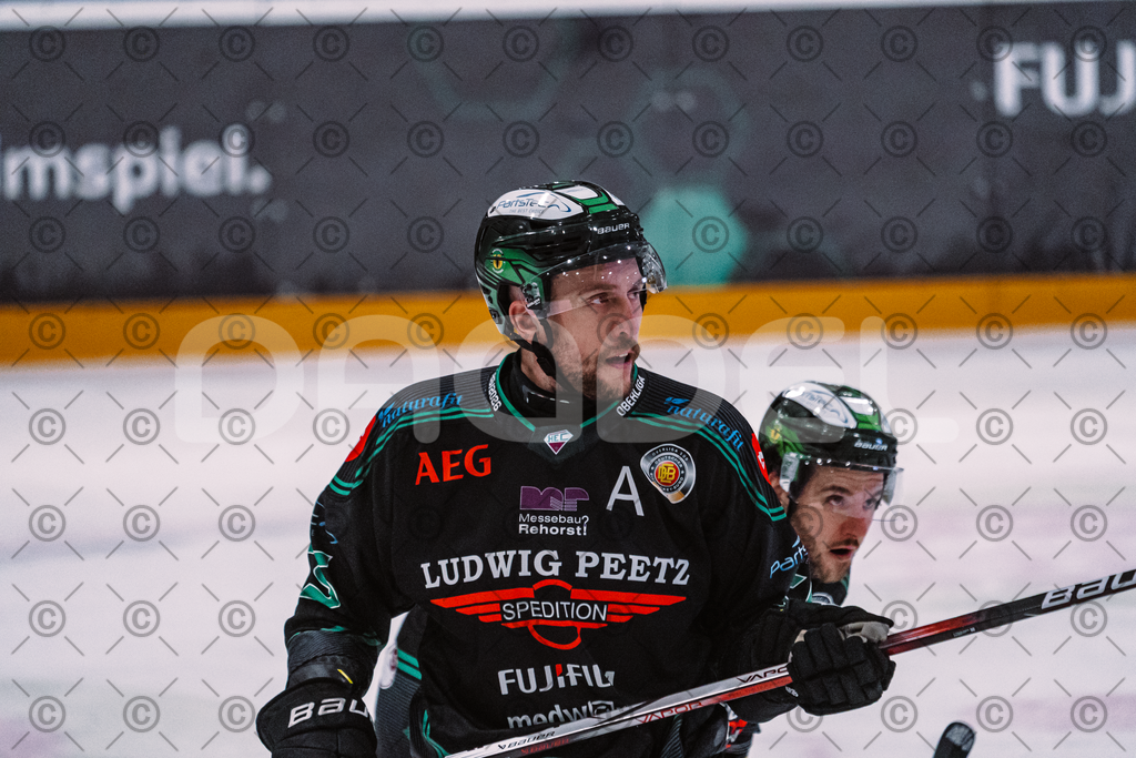 Alligators_vs_Hannover_PO_10_03_2026-16 | Höchstadt Alligators Fotogalerie: Eishockey-Action aus Franken. Professionelle Spielfotos, Portraits & Stadionbilder zum Download. Jetzt entdecken! - Realisiert mit Pictrs.com