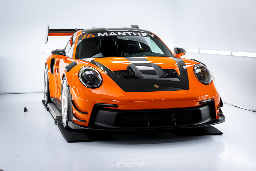 911 GT3 RS Manthey | Entdecken Sie die faszinierende Welt von Alexander Tschuncky Arts: Kreative Fotografie, atemberaubende Automobilkunst und hochwertiger Bilderdruck. Lassen Sie sich inspirieren! - Realisiert mit Pictrs.com
