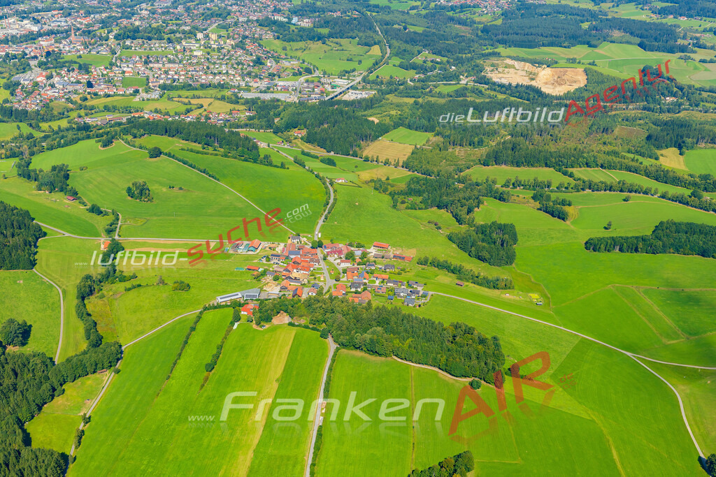griesbach-zwiesel-satellitenbilder-google-maps-7493-jahr-2025 | Luftaufnahme Griesbach Zwiesel - Die Luftaufnahme wurde 2025 vom UL-Flugzeug heraus erstellt ( keine Drohne ) - Hochauflösende Luftaufnahme - für professionelle Ausdrucke geeignet. Die Geschenkidee !Mit Lizenz und Bildrechte bestellbar