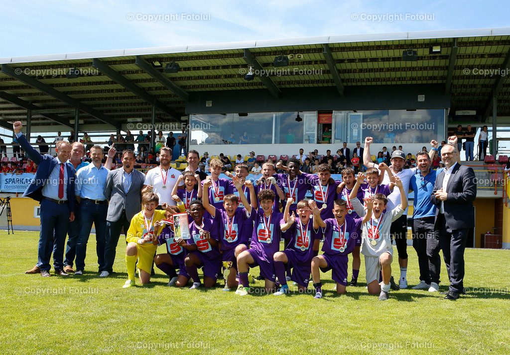 A_LUI_010622_22 | SPORT,FUSSBALL,SPARKASSE SCHUELERLIGA LANDESFINALE 2022 PETTENBACH 01.06.2022 IM BILD: DEI SIEGREICHE MANNSCHAFT VON LINZ FOTO.FOTOLUI