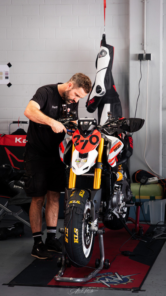 Ducati Trackday Hockenheimring 2026 | Entdecken Sie die faszinierende Welt von Alexander Tschuncky Arts: Kreative Fotografie, atemberaubende Automobilkunst und hochwertiger Bilderdruck. Lassen Sie sich inspirieren! - Realisiert mit Pictrs.com