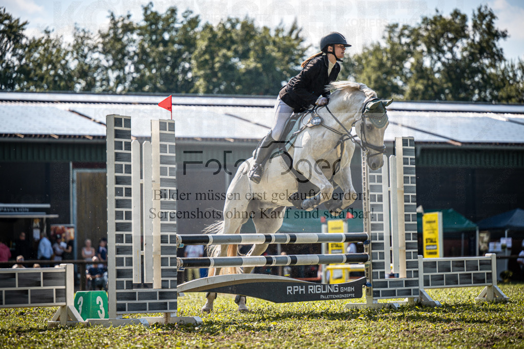 Z63_0156 | Entdecke hochwertige Reitturnierfotos von Foto Oger. Professionell, emotional und authentisch – jetzt Lieblingsmomente im Shop bestellen.Deutschlandweite Turnierfotografie. - Realisiert mit Pictrs.com