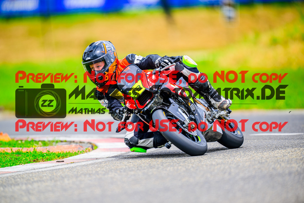 MaZZes_FotoMatrix_240609_6007705_6512 | STK