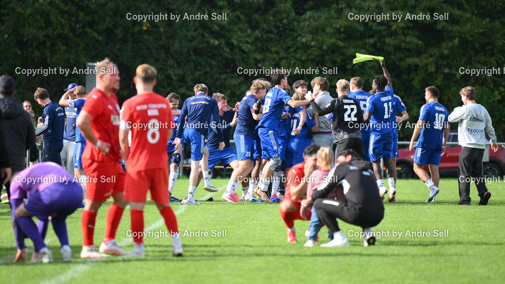 SpVg Eidertal Molfsee vs Inter Türkspor Kiel | Jubel bei Molfsee über den Derbysieg / Fußball-Landesliga Schleswig Männer 2026/2027 / SpVg Eidertal Molfsee vs Inter Türkspor Kiel / Platz A / Molfsee / 03.10.26 - Realisiert mit Pictrs.com