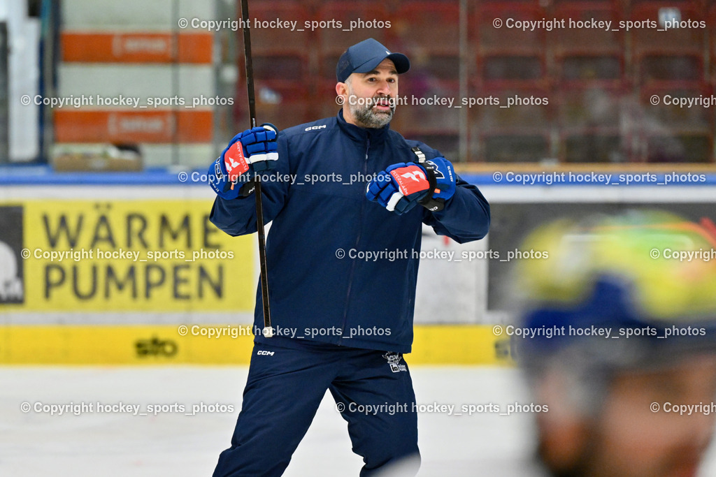 Eistrainig EC VSV mit Headcoach Pierre Allard | Eistraining EC VSV mit Headcoach Pierre Allard, 1.Eistraining EC VSV mit Headcoach Pierre Allard am 02.12.2025 in Villach (Stadthalle Villach), Austria, (Photo by Bernd Stefan)