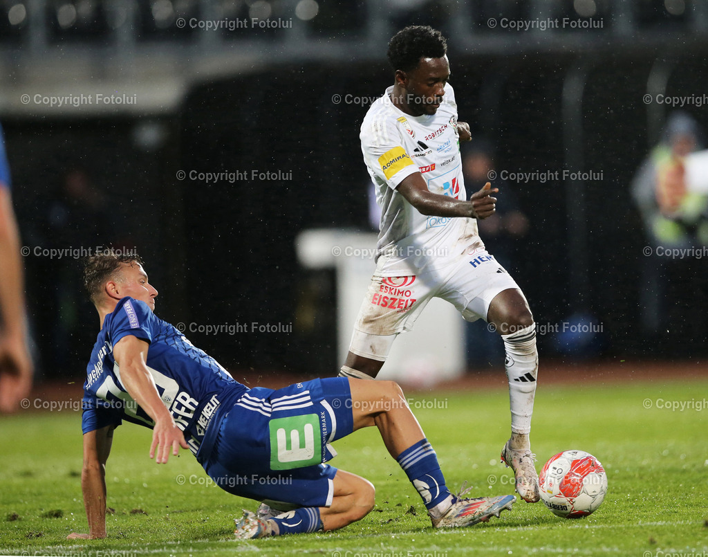A_LUI_05102024-0008 | SPORT FUSSBALL ADMIRAL BUNDESLIGA RZ PELLETS WAC-TSV HARTBERG 05.10.2024 IM BILD: DAVID ATANGA (WAC) UND MANUEL PFEIFER  (HARTBERG) FOTO:FOTOLUI/MW