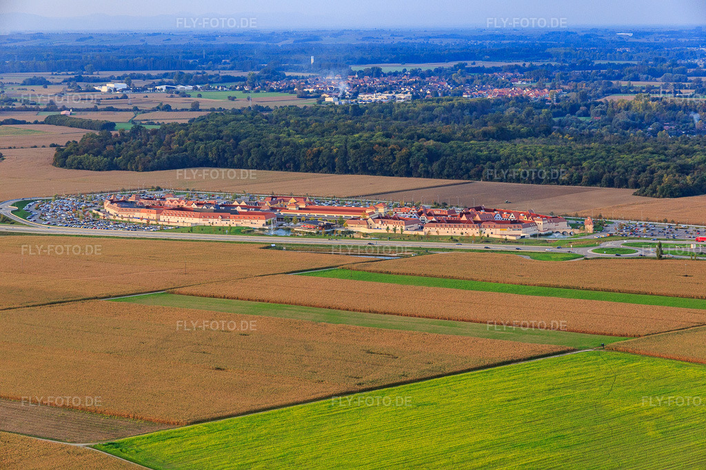 Luftbild: Roppenheim-The Style outlet center in Roppenheim im Bundesland Bas-Rhin in Frankreich. – Foto: IMG_074394.jpg vom 04.10.2014 durch Werner Riehm/FLY-FOTO.de – Auflösung des Originals: 5472 x 3648 px