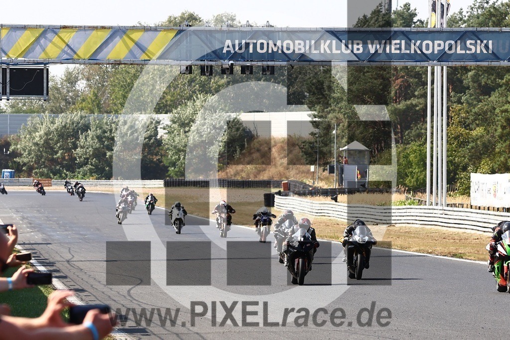 start-20240905_04937 | Schöne Erinnerungen an spannende Momente - das festzuhalten ist unser Job. PIXELrace.de ist seit 2003 auf den Rennstrecken Europas unterwegs um die Action draußen beim Fahren und die wunderbare Stimmung imm Fahrerlager für euch einzufangen.