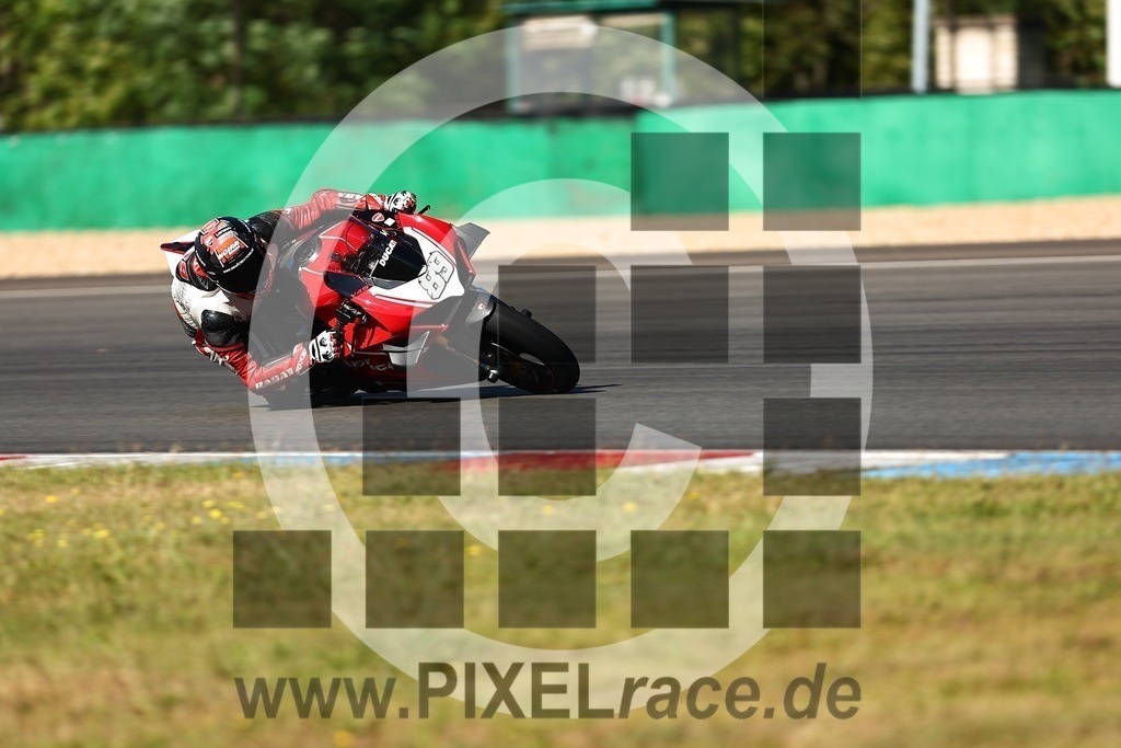 0089-20250829_00192 | Schöne Erinnerungen an spannende Momente - das festzuhalten ist unser Job. PIXELrace.de ist seit 2003 auf den Rennstrecken Europas unterwegs um die Action draußen beim Fahren und die wunderbare Stimmung imm Fahrerlager für euch einzufangen.