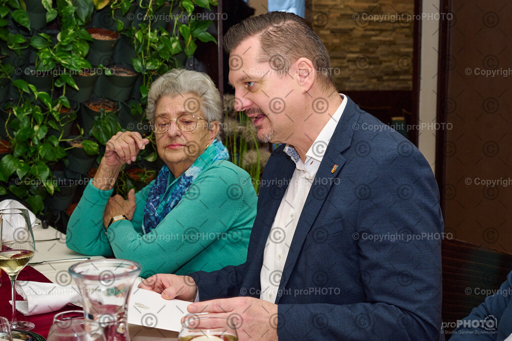 003_2026_60-Hochzeitstag-Wenzel_NZ9_6671 | proPHOTO - Realisiert mit Pictrs.com