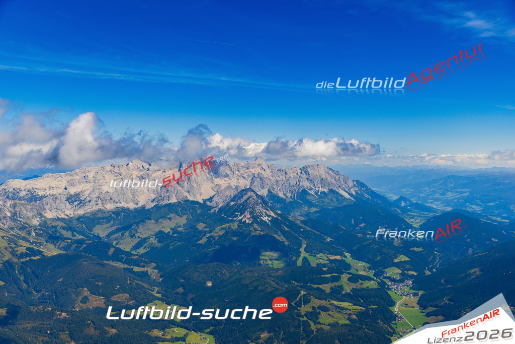 Luftaufnahme von Ramsau am Dachstein Vs Google Maps- Die Luftaufnahme wurde 2025 vom UL-Flugzeug heraus erstellt ( keine Drohne ) - Hochauflösende Luftaufnahme - für professionelle Ausdrucke geeignet. Die Geschenkidee !Mit Lizenz und Bildrechte bestellbar