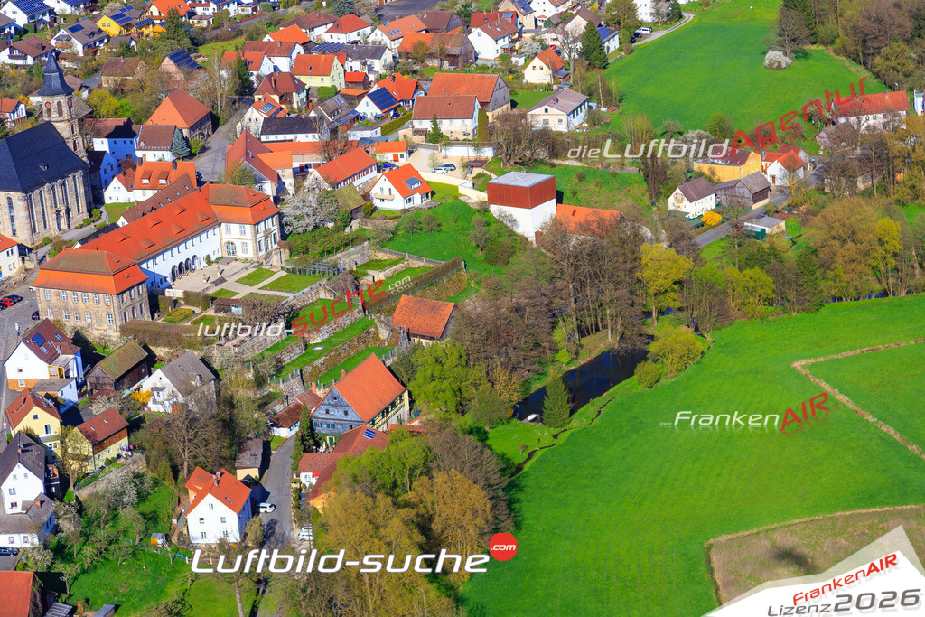 Die Luftaufnahme der Stadt Neudrossenfeld wurde vom UL-Flugzeug heraus erstellt ( keine Drohne )- hohe Auflösung für beste Qualität
