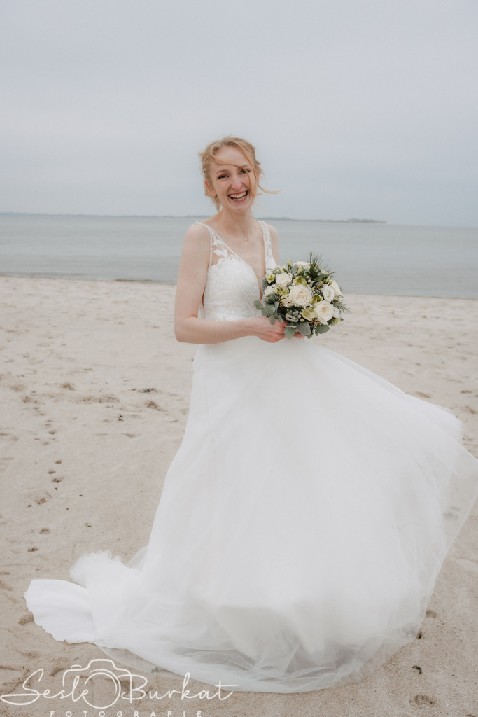20251204-0G3A8229 | Authentische, natürliche und emotionale Fotoshootings auf der Nordseeinsel Föhr. Als Fotografin halte ich deine schönsten Momente in einzigartigen Neugeborenen-, Familien-, Paar- und Einzelshootings fest. Jetzt einen Termin vereinbaren!