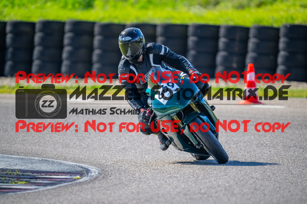 MaZZes-Fotomatrix-20260918-708588 | GELB