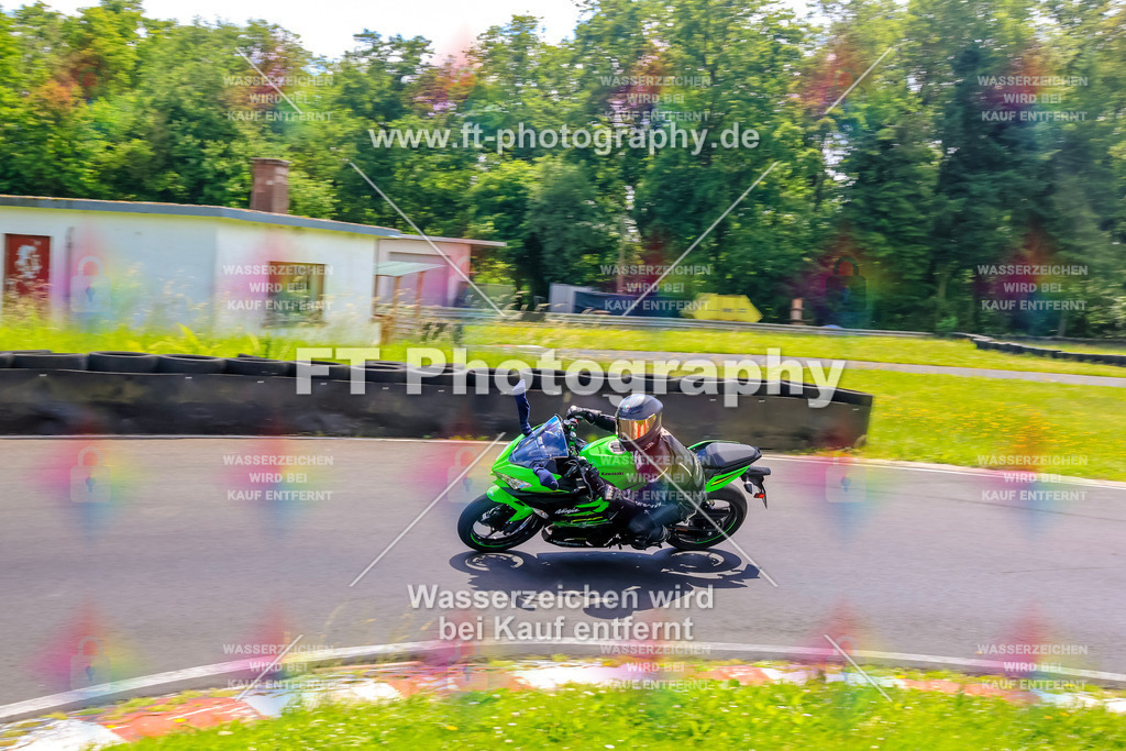 VBK-8172 | Hier findet Ihr Bilder von Touristenfahrten auf der Nürburgring Nordschleife oder von anderen Veranstaltungen die ich besucht habe. Viel Spass beim Durch Schauen 