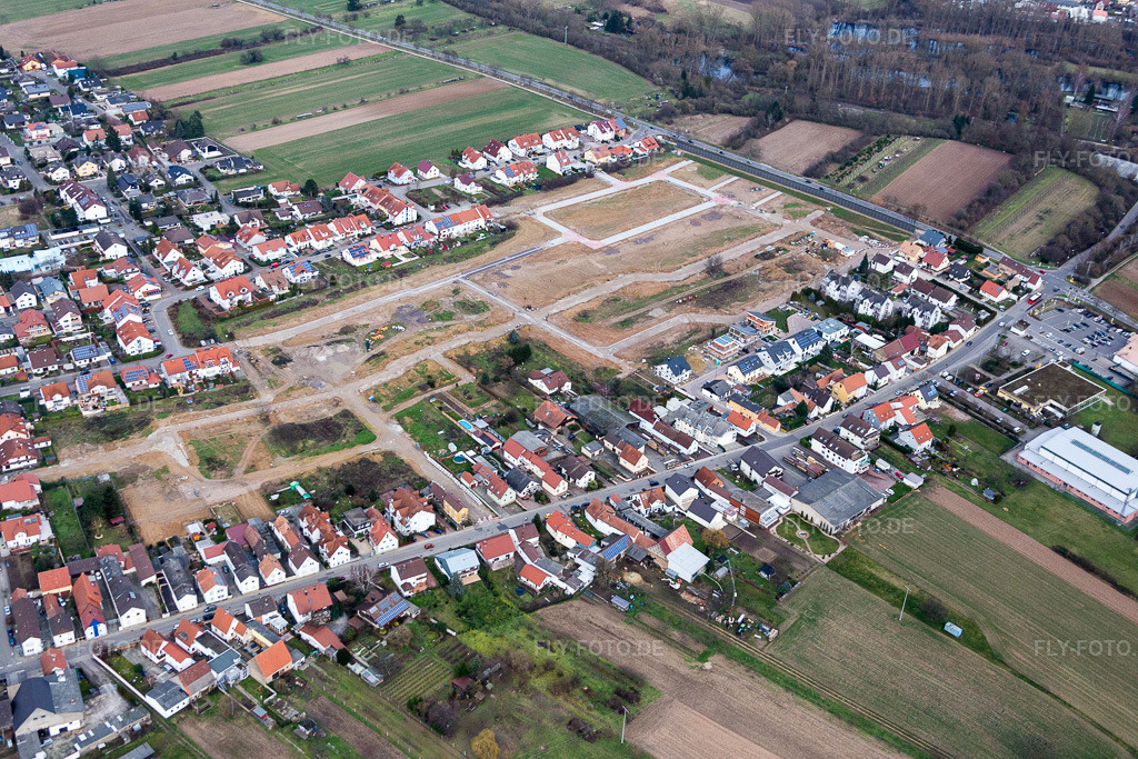 Luftbild: Baustellen zum Neubau- Wohngebiet einer Einfamilienhaus- Siedlung Salierstraße im Ortsteil Heiligenstein in Römerberg im Bundesland Rheinland-Pfalz in Deutschland. Foto: IMG_086088.jpg vom 12.02.2016 durch Werner Riehm/FLY-FOTO.de