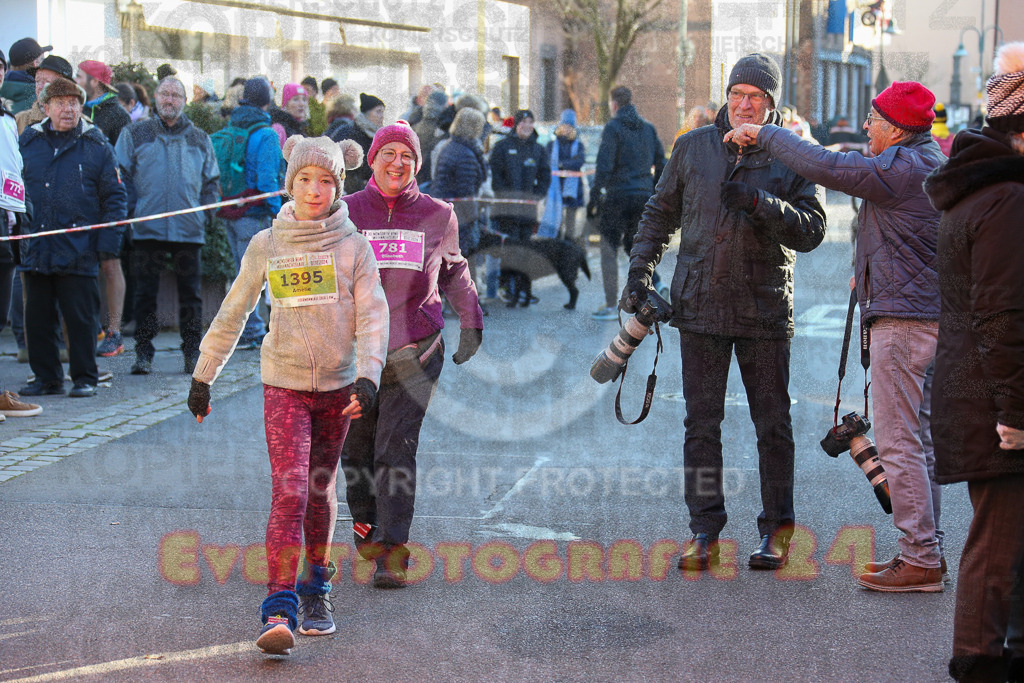 241201_1115_EX1_0267 | Sportfotografie im Rhein-Sieg Kreis, Köln, Bonn, NRW, Rheinland Pfalz, Hessen, etc. Unser Tätigkeitsfeld umfasst den Laufsport vom Volkslauf über den Marathon, Duathlon, Triathon bis zum Ultralauf wie Kölnpfad Ultra oder Schindertrail.