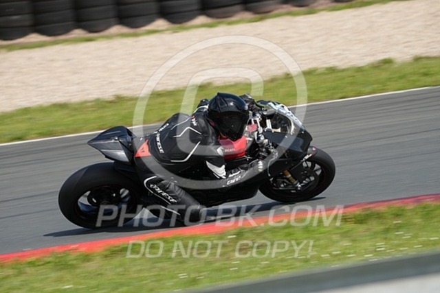 2024_06_21_PBK_13900 | Sportfotografie; SlowMotion; Video; Rennstrecke; Hafeneger; Speer; Racing; RSE; BMW; CBO; Trackday; Motorsportarena; Hockenheimring; Brno; Most; Barcelona; Valencia