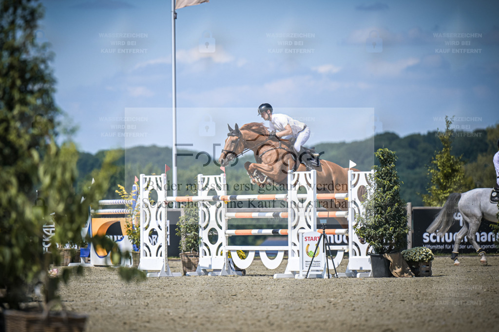 DOS_4080 | Entdecke hochwertige Reitturnierfotos von Foto Oger. Professionell, emotional und authentisch – jetzt Lieblingsmomente im Shop bestellen. - Realisiert mit Pictrs.com
