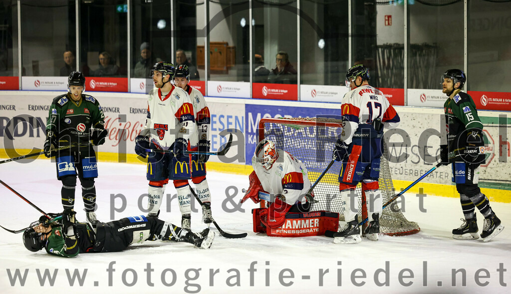 2023-01-13_133_TSV_Erding_gegen_VfE_Ulm-Neu-Ulm | Erding, Deutschland, 13.01.2023:
Eishockey, Bayernliga 2022 / 2023, 27. Spieltag, TSV Erding gegen VfE Ulm/Neu-Ulm, Endergebnis: 6:1

Foto: Christian Riedel / fotografie-riedel.net