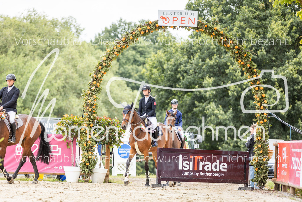 BHO-2PhSpr-M-5-2424 | MomenTaufnahmen Pferdesportfotos