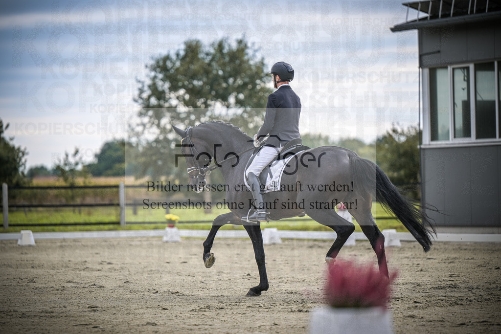 DOS_0701 | Entdecke hochwertige Reitturnierfotos von Foto Oger. Professionell, emotional und authentisch – jetzt Lieblingsmomente im Shop bestellen.Deutschlandweite Turnierfotografie. - Realisiert mit Pictrs.com