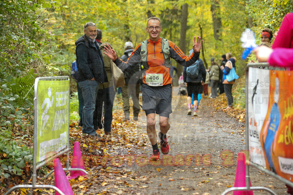 251026_1310_EX1_2717 | Sportfotografie im Rhein-Sieg Kreis, Köln, Bonn, NRW, Rheinland Pfalz, Hessen, etc. Unser Tätigkeitsfeld umfasst den Laufsport vom Volkslauf über den Marathon, Duathlon, Triathon bis zum Ultralauf wie Kölnpfad Ultra oder Schindertrail.