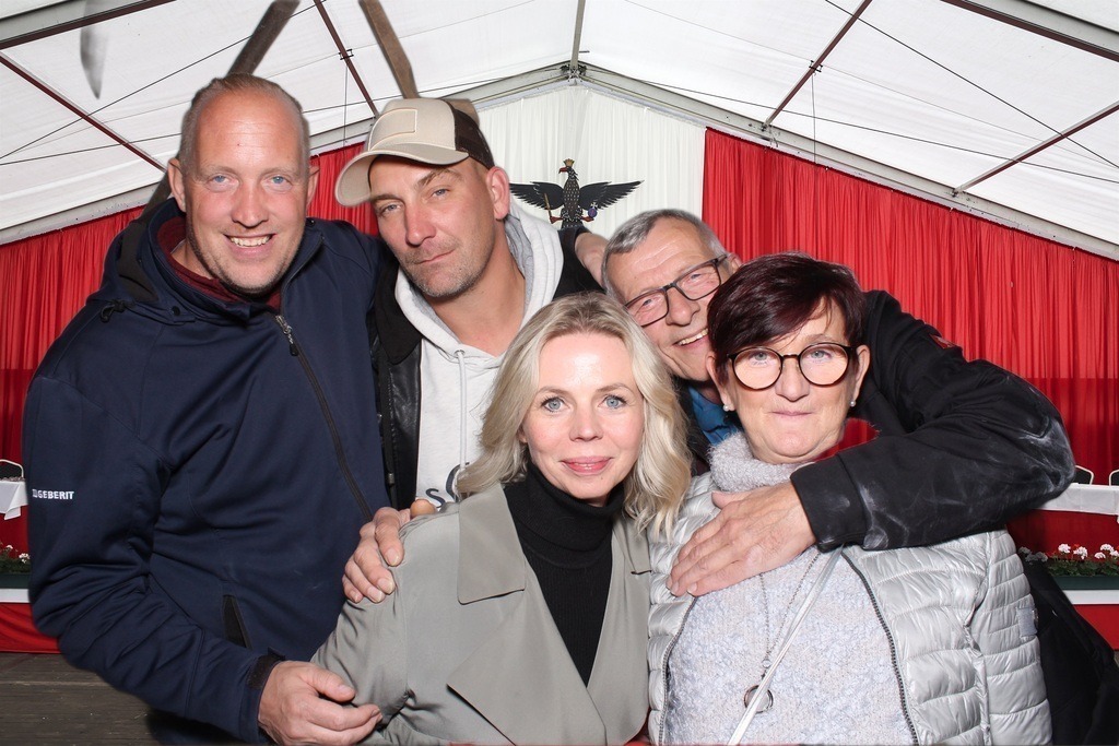 top-top.de 240928-187 | Foto, Video, Fotografie, Videografie, Fotobox, DJ, Discjockey, Musik, Musikbox, Veranstaltung, Photobooth, Amazon, Ebay, Buchtipp, Bestseller, Autor, Verlag, Buch, Wesel, Hamminkeln, NRW, Dinslaken, Rees, Drohne, Hochzeit, Party, Fotobox, Wesel, Fotograf