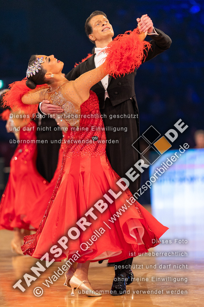 20231111-12963 | Hier finden Sie Tanz Bilder vom Latein und Standard Formationen tanzen. Sportbilder vom Tanzsport. Schöne Fotos und von Weltmeisterschaft, Europameisterschaft, Bundesliga, Regionalliga, Oberliga und Landesliga sowie von GOC Stuttgart, DanceComp, WM Bremen