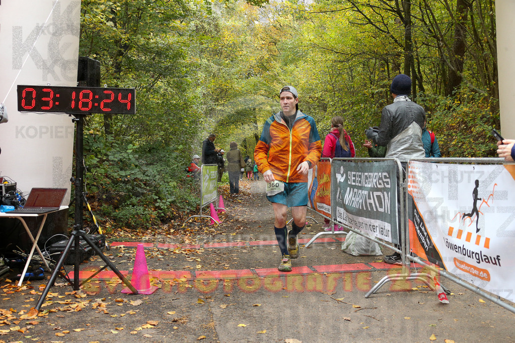 251026_1320_EX1_3217 | Sportfotografie im Rhein-Sieg Kreis, Köln, Bonn, NRW, Rheinland Pfalz, Hessen, etc. Unser Tätigkeitsfeld umfasst den Laufsport vom Volkslauf über den Marathon, Duathlon, Triathon bis zum Ultralauf wie Kölnpfad Ultra oder Schindertrail.