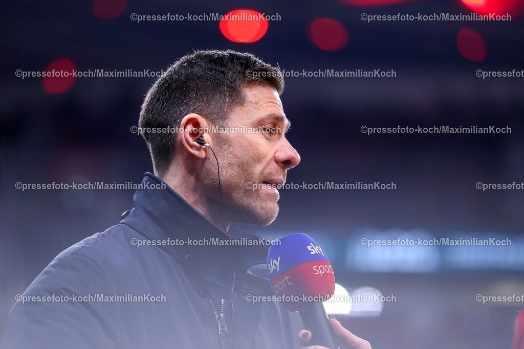 Lev15022501367 | 15.02.2025, Fußball, Bayer 04 Leverkusen - FC Bayern München, 1. Fußball Bundesliga, 22. Spieltag, BayArena, Saison 2024 2025: Cheftrainer Xabi Alonso (Bayer 04 Leverkusen Trainer)DFB regulations prohibit any use of photographs as image sequences and or quasi-video.