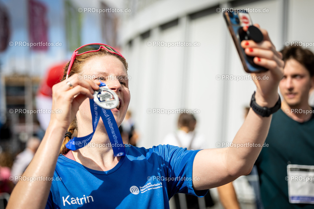 44. Kölner Brückenlauf; Koeln, 14.09.25 | Impressionen vom 44. Kölner Brückenlauf am 14.09.25 am Schokoladenmuseum in Koeln. Foto: BEAUTIFUL SPORTS/Leah Kohring