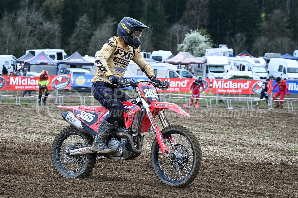 Motocross Schlatt bei Winterthur - 29. April 2023 | #365 Muff Marco aus Winterberg (CH) auf Honda in der Kategorie MX2 am Motocross Schlatt bei Winterthur, 29. April 2023.
Instagram: @mx_schlatt | @mc_wila | @sam_schweiz
Bild: Sportfotografie Markus Aeschimann | www.markus-aeschimann.ch - Realisiert mit Pictrs.com