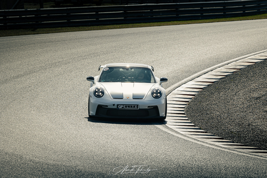 R6AT1014 _Alexander Tschuncky | Entdecken Sie die faszinierende Welt von Alexander Tschuncky Arts: Kreative Fotografie, atemberaubende Automobilkunst und hochwertiger Bilderdruck. Lassen Sie sich inspirieren! - Realisiert mit Pictrs.com