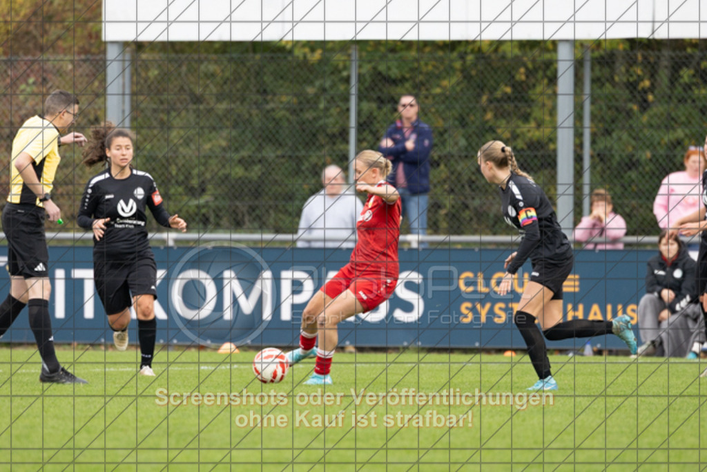 20251012_141258_0866 | #,1.FC Donzdorf (schwarz) vs. VfB Stuttgart II (rot), Fussball, Frauen-Verbandsliga Württemberg, 05. Spieltag, Saison 2025/2026, Rasenplatz Lautertal Stadion, Süßener Straße 16, 73072 Donzdorf, 12.10.2025 - 13:00 Uhr,Foto: PhotoPeet-Sportfotografie/Peter Harich