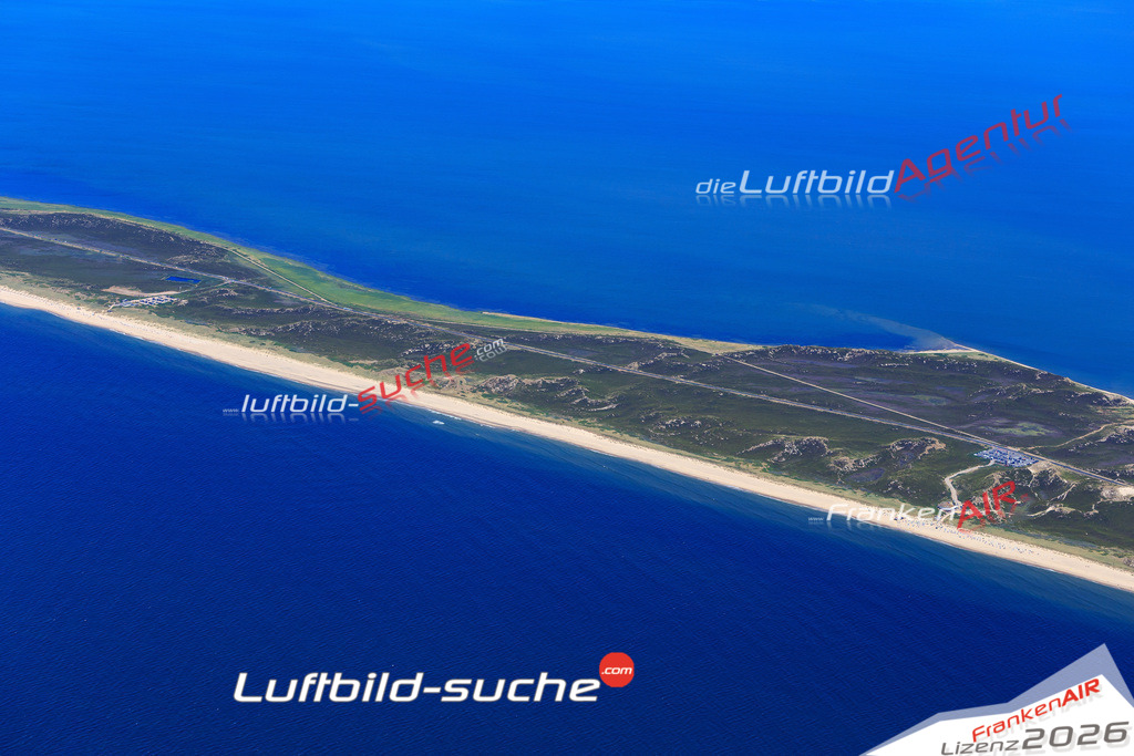 Die Luftbildaufnahme Weststrand - Sylt wurde 2018 mittels Flugzeug (keine Drohne) erstellt. Perfekte Schärfe und Druck- Auflösung- Garantiert!