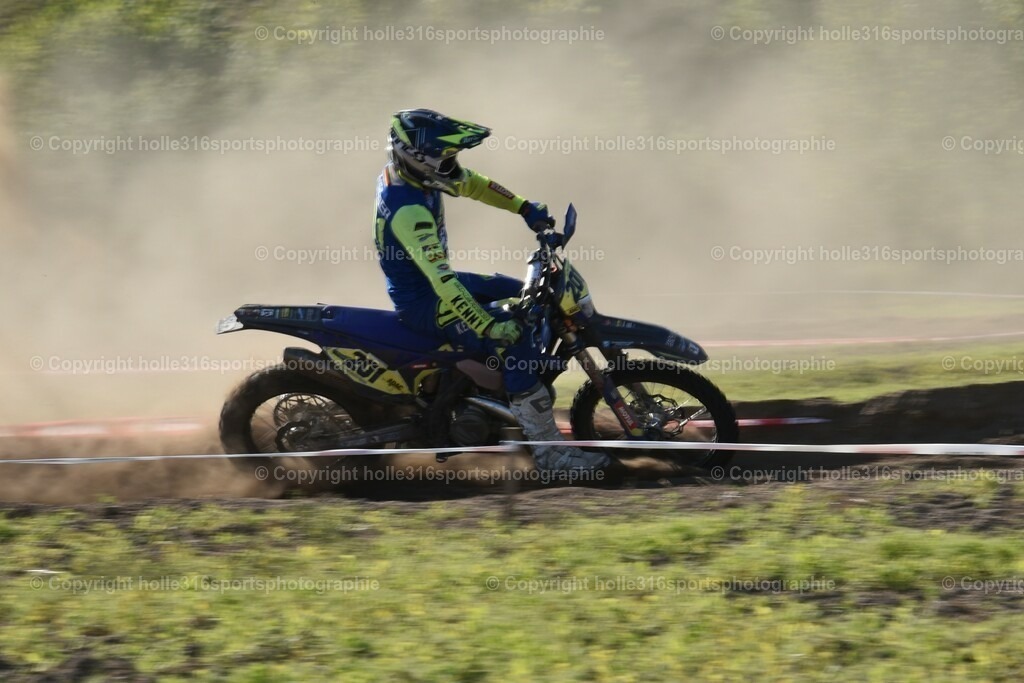 DSC_0317 | Sportfotografie , Motorsport, Motoross, Reitsport, Mointainbike, Enduro,
Landschaft , Outdoor, Eventfotografie, Landschaft, Bilder online bestellen - Realisiert mit Pictrs.com