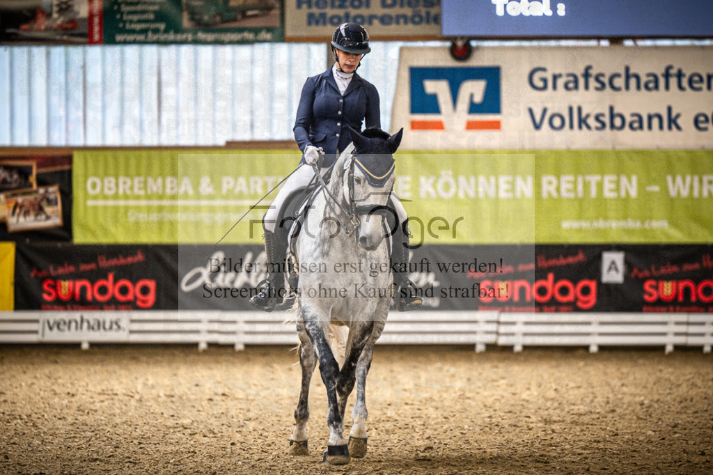 DOS_2992 | Entdecke hochwertige Reitturnierfotos von Foto Oger. Professionell, emotional und authentisch – jetzt Lieblingsmomente im Shop bestellen.Deutschlandweite Turnierfotografie. - Realisiert mit Pictrs.com