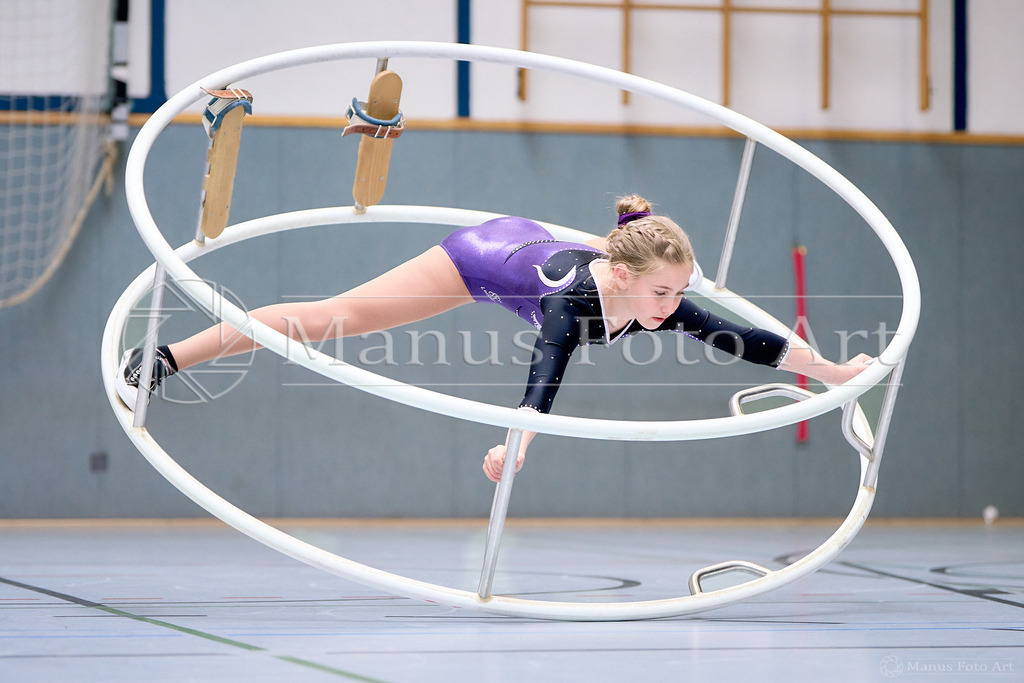 C-DSC06439 | Professionelle Sportfotografie in Hamburg, Schleswig-Holstein und Niedersachsen – spezialisiert auf Rhönrad, Geräteturnen, Leistungsturnen und rhythmische Sportgymnastik. Bundesweite Begleitung von Rhönrad-Events. Jetzt Sport-Fotos - Realisiert mit Pictrs.com