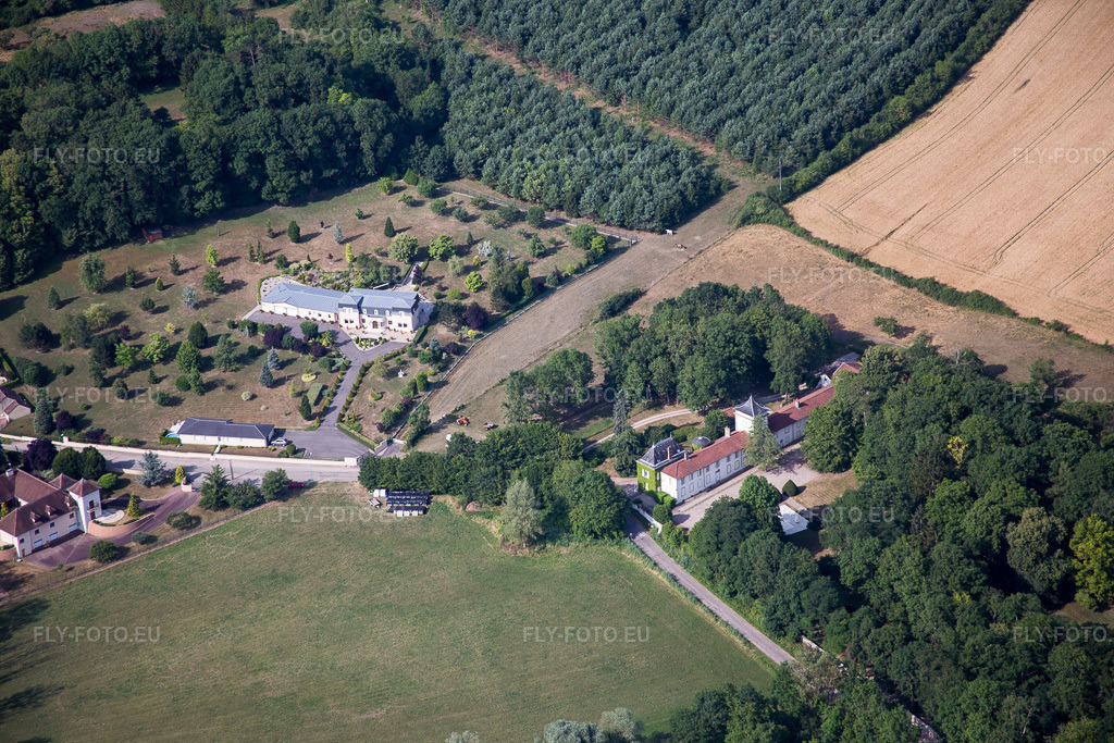 Vue aérienne: Palais à Lunéville à Lunéville dans le département Meurthe et Moselle, France. Photo: IMG_083182.jpg prise le 11/07/2015 par Werner Riehm/FLY-FOTO.eu – Résolution de l'original: 5472 x 3648 px
