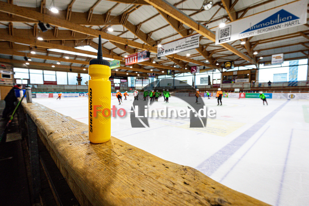 Gebäude | Eisstadion Peißenberg 2024/25, Gebäude, 20241115,Nachwuchstraining,2024-11-15 in Peißenberg (Eisstadion Peißenberg)Copyright: WolfgangxLindner foto-lindner.de