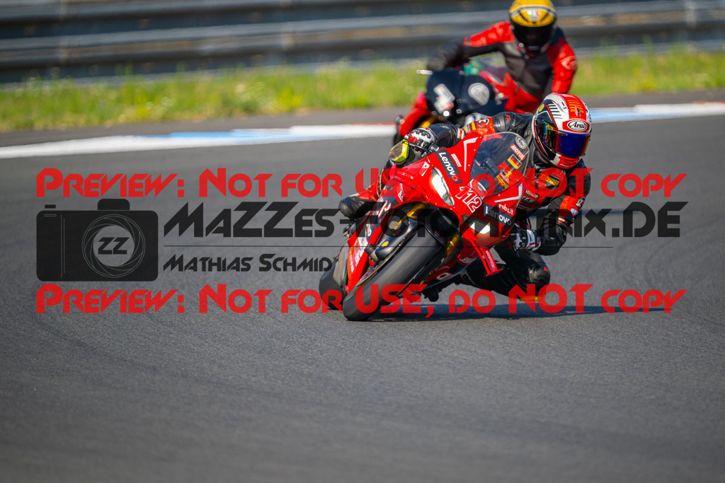 MaZZes-Fotomatrix-20260805-521170 | OPEN