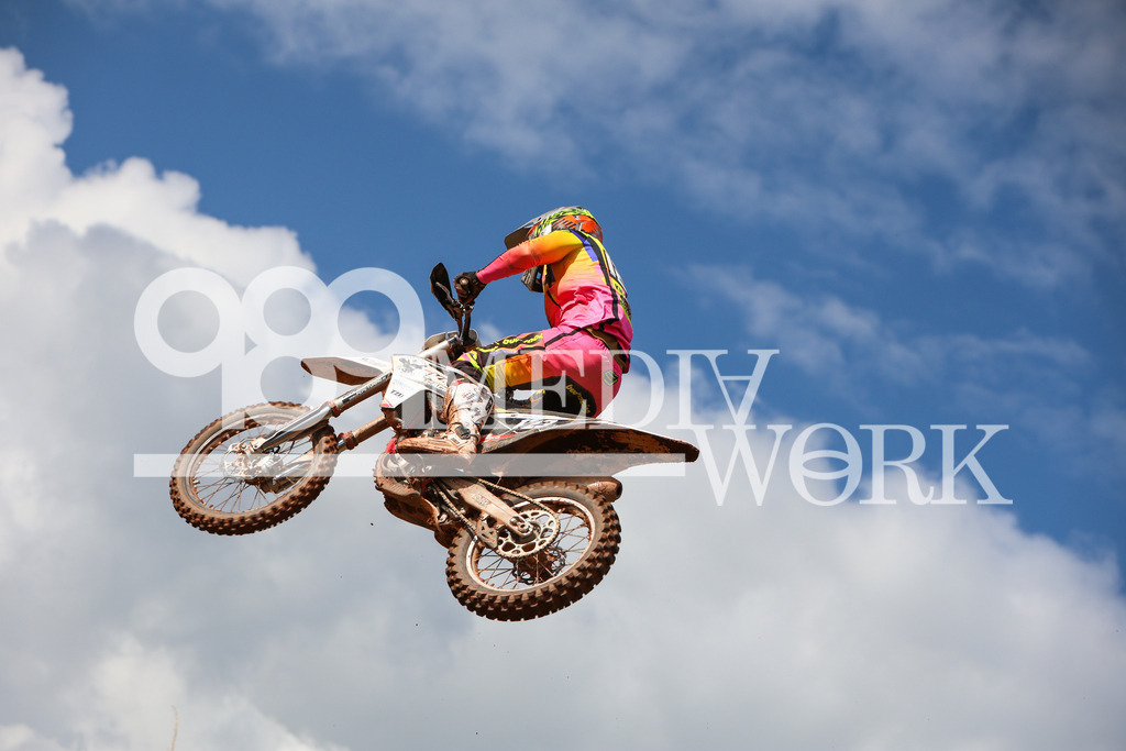 5E6A0708 | 989 MEDIAWORK