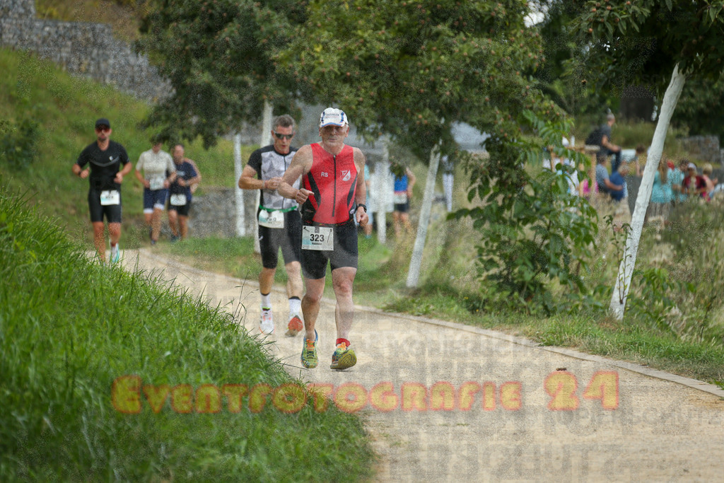 250824_1355_EX1_4281 | Sportfotografie im Rhein-Sieg Kreis, Köln, Bonn, NRW, Rheinland Pfalz, Hessen, etc. Unser Tätigkeitsfeld umfasst den Laufsport vom Volkslauf über den Marathon, Duathlon, Triathon bis zum Ultralauf wie Kölnpfad Ultra oder Schindertrail.