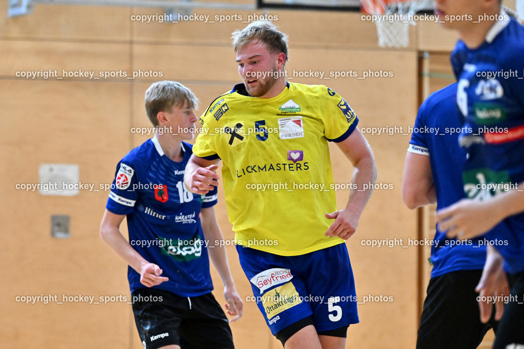 SC Ferlach vs. UHC Hollabrunn | #18 JESACHER Michael SC Ferlach, #5 PARZER Tobias UHC Hollabrunn, SC Ferlach vs. UHC Hollabrunn, SC Ferlach vs. UHC Hollabrunn am 20.09.2025 in Ferlach (Ballspielhalle Ferlach), Austria, (Photo by Bernd Stefan)
