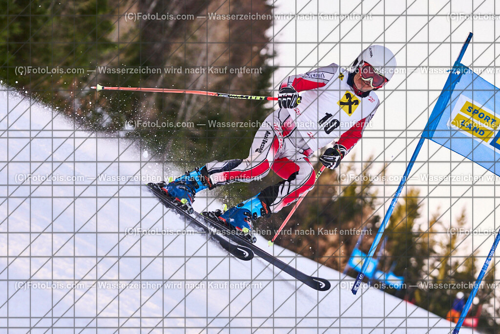 ALP0167_MastersCup-RTL-I_LKHF_Waerder Heinz | NÖ Raiffeisen MastersCup, Jugend - Damen - Herren, Riesentorlauf-Rennen 1 auf der Fuchswaldpiste, durchführender Verein: Schiklub Lackenhof, So 9. Februar 2025.