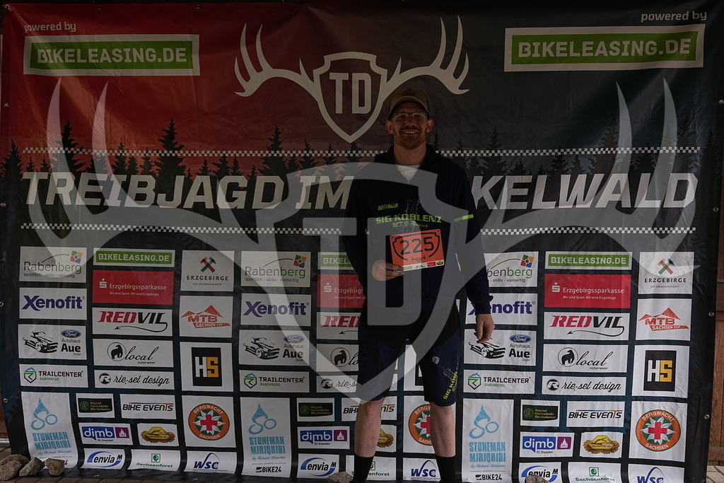 A1_09306 | Fotogalerie der Treibjagd im Dunkelwald - Dein MTB Etappenrennen im Erzgebirge - Realisiert mit Pictrs.com